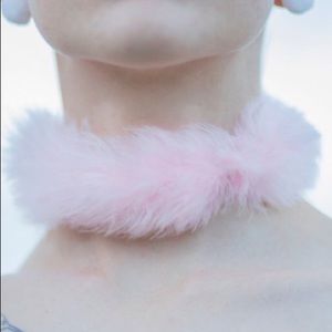 Fluffy choker